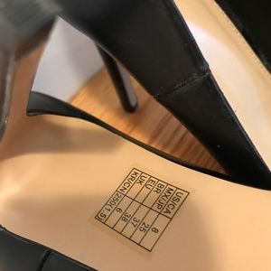 LIKE NEW F21 black heels